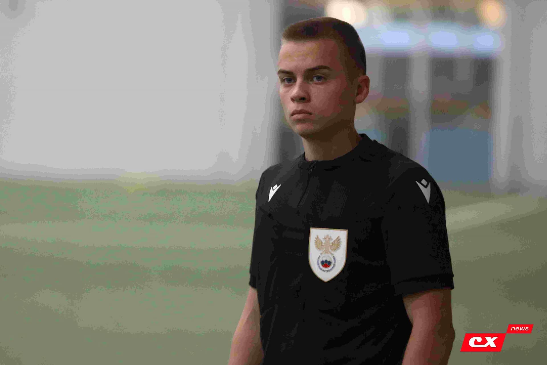 «Темп» 1:1 «КДВ». Третья лига. 26.09.2025. Владимир Мартынов («CX News») и Александр Чёрный («Алтайский спорт») — кадр 195