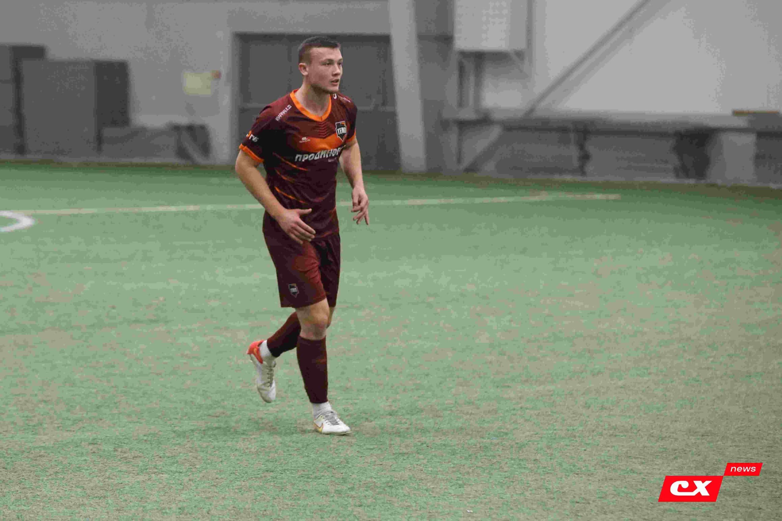 «Темп» 1:1 «КДВ». Третья лига. 26.09.2025. Владимир Мартынов («CX News») и Александр Чёрный («Алтайский спорт») — фото 2