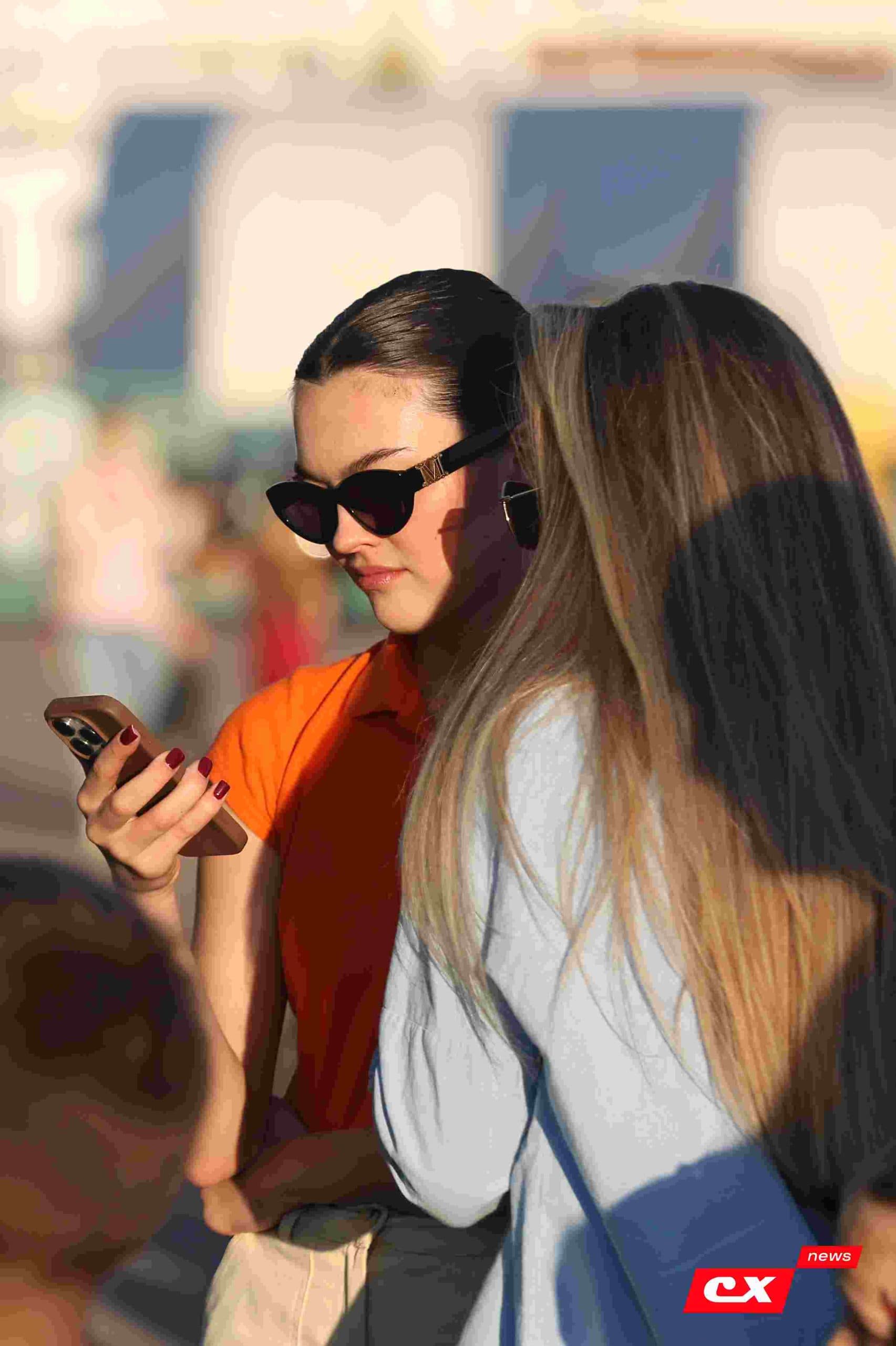 «Темп» 1:1 «КДВ». Третья лига. 26.09.2025. Владимир Мартынов («CX News») и Александр Чёрный («Алтайский спорт») — кадр 42