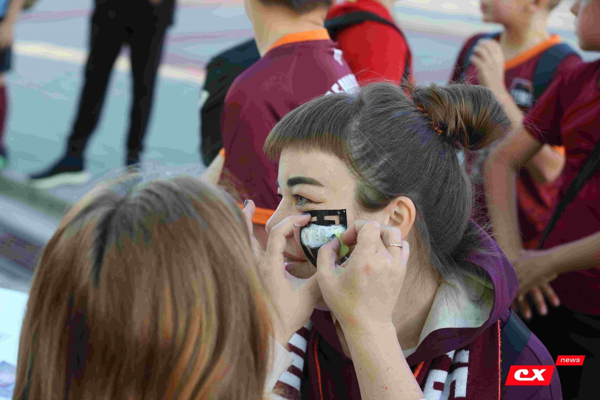 «Темп» 1:1 «КДВ». Третья лига. 26.09.2025. Владимир Мартынов («CX News») и Александр Чёрный («Алтайский спорт») — кадр 50