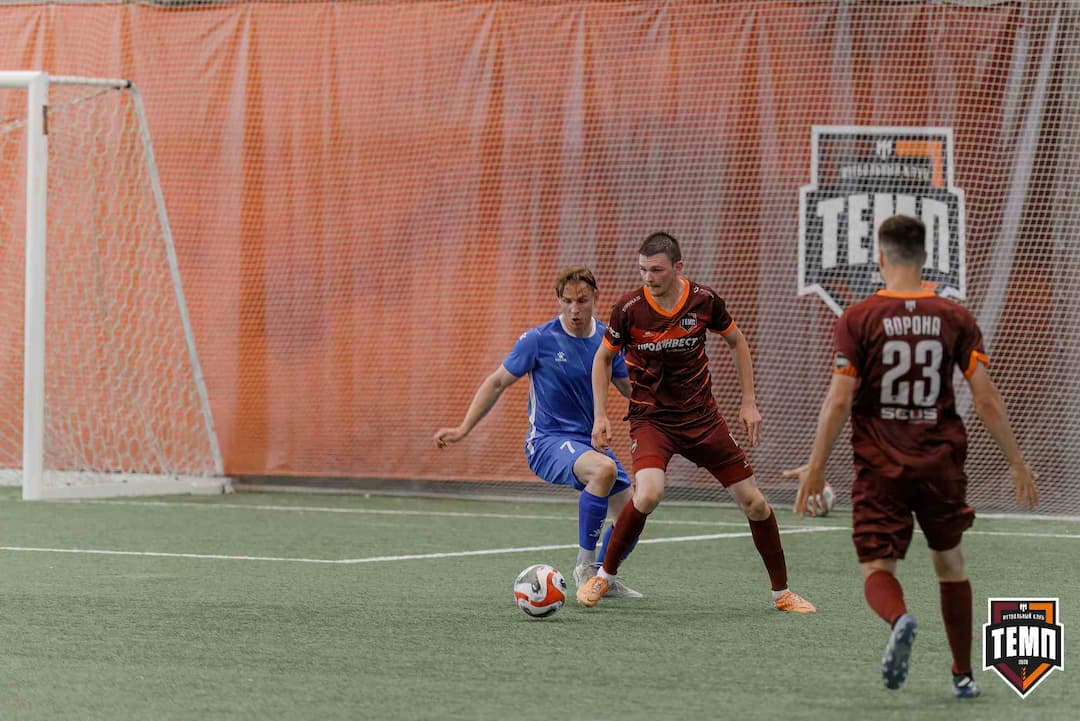 Выбираем лучший гол июня!