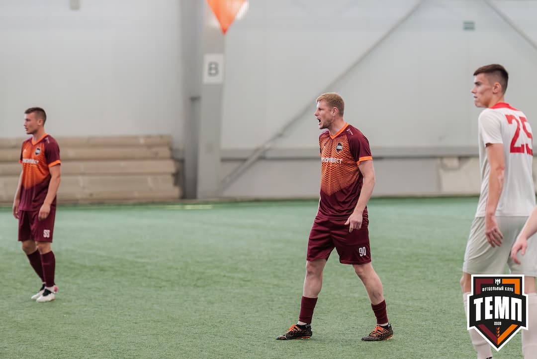 Выбираем лучшего игрока июня!