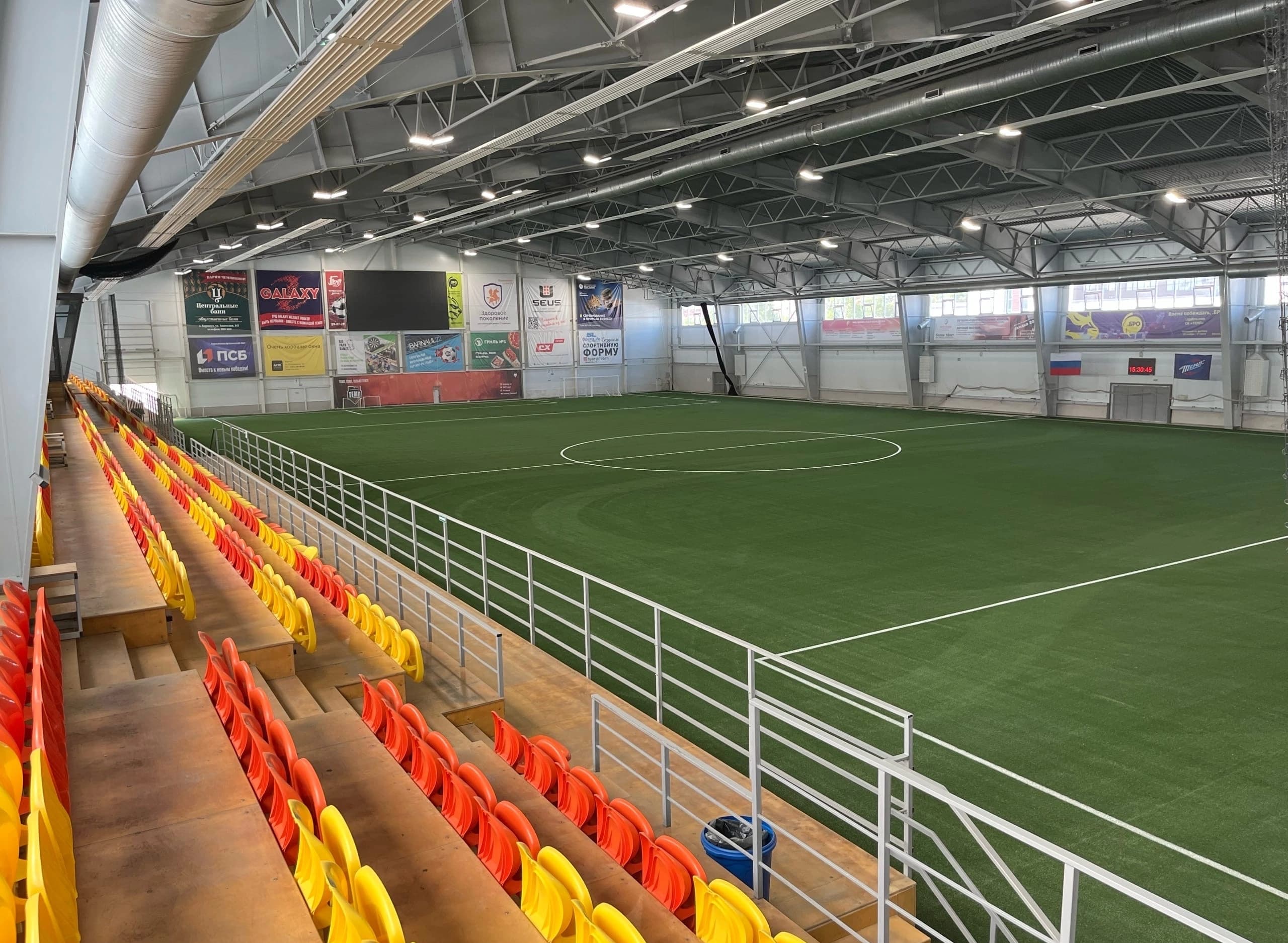 В спортивном клубе «Темп» новое поле!