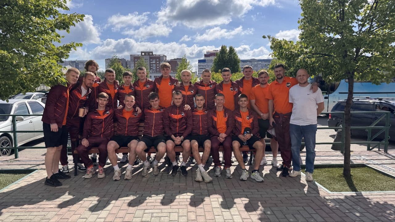 В Новосибирск отправились 18 футболистов!