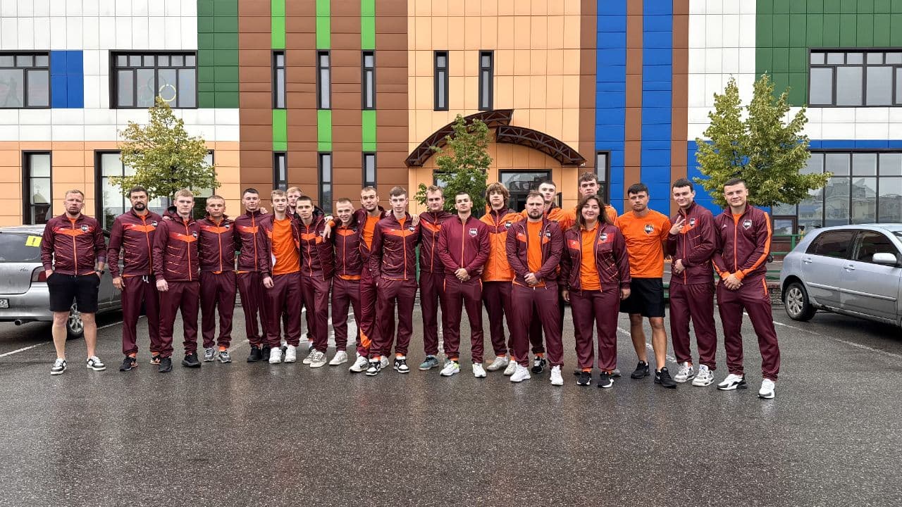 В Завьялово отправились 18 футболистов!