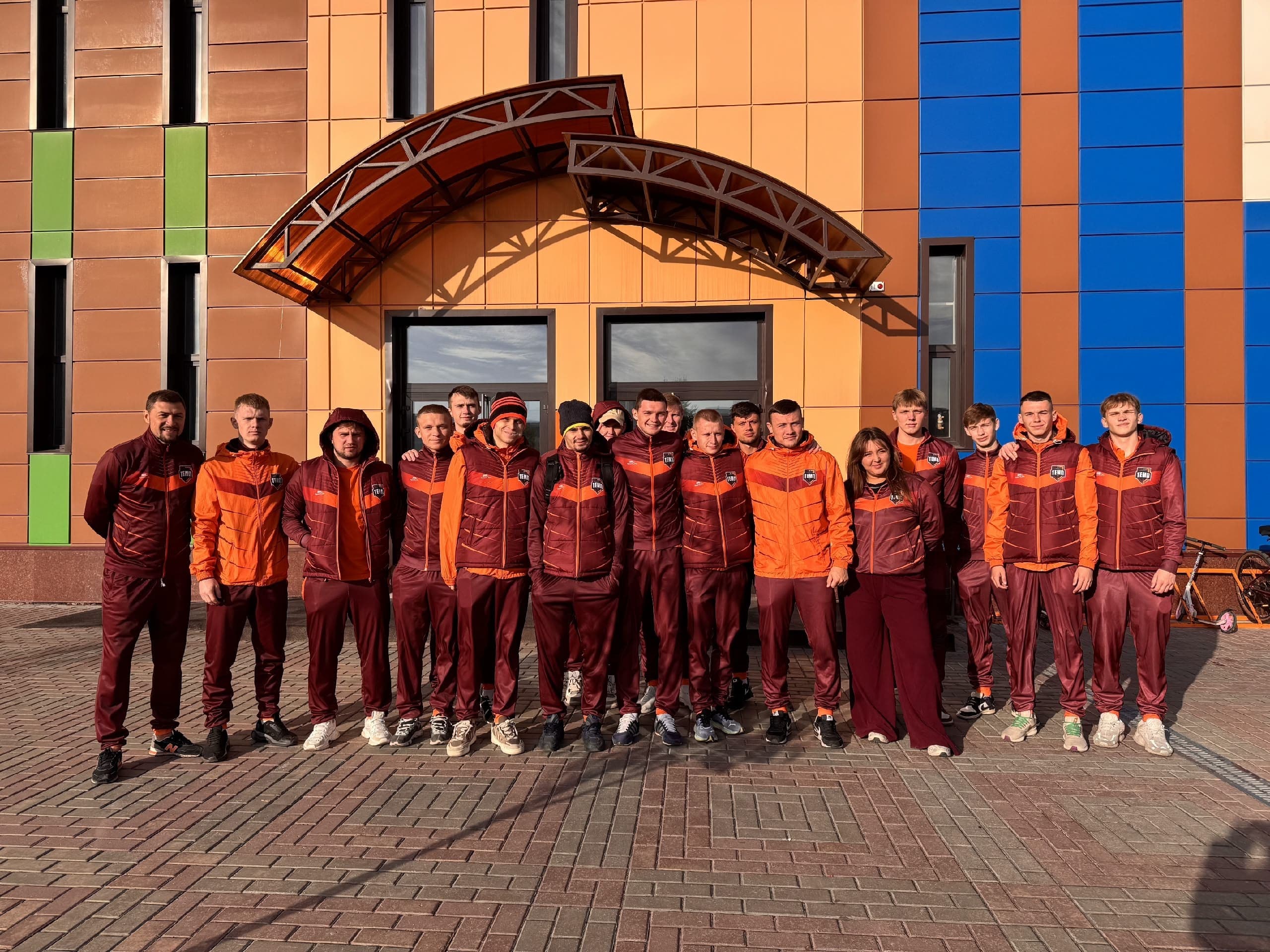 В Рубцовск отправились 16 футболистов!