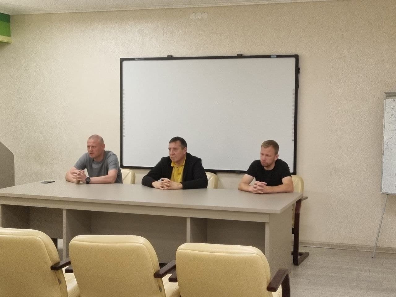 Руководство «Темпа» провело встречу с командой по итогам сезона.